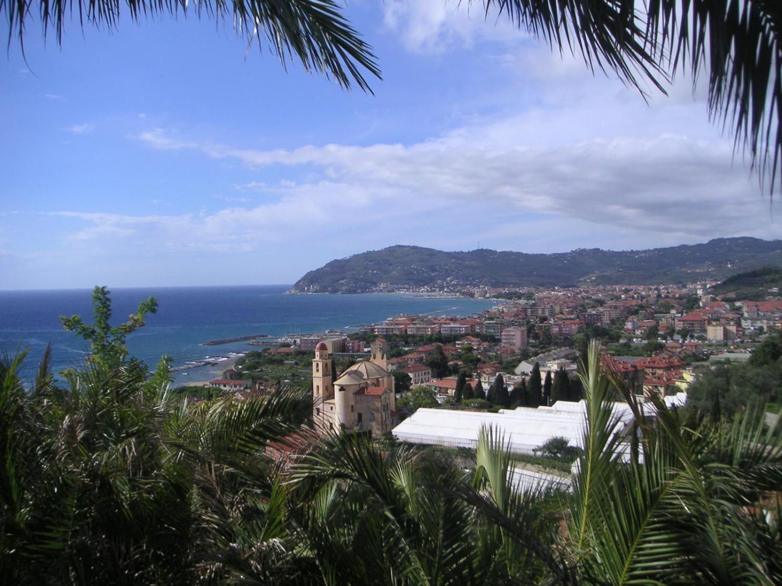 Casa Bisou Italia Wifi Et Parking Free Privato Villa Diano San Pietro ภายนอก รูปภาพ